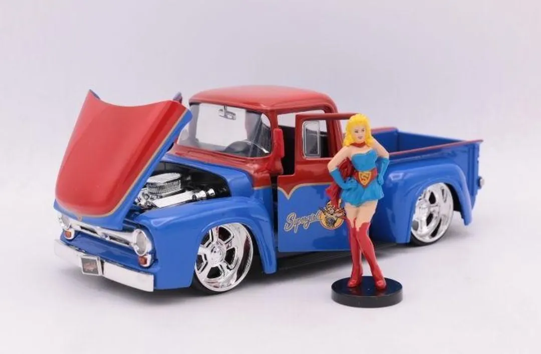 Jada Toys 1956 Ford F-100 Pickup Supergirl DC Comics Bombshells 1:24 Verzamelfiguur - afbeelding 6 van 6