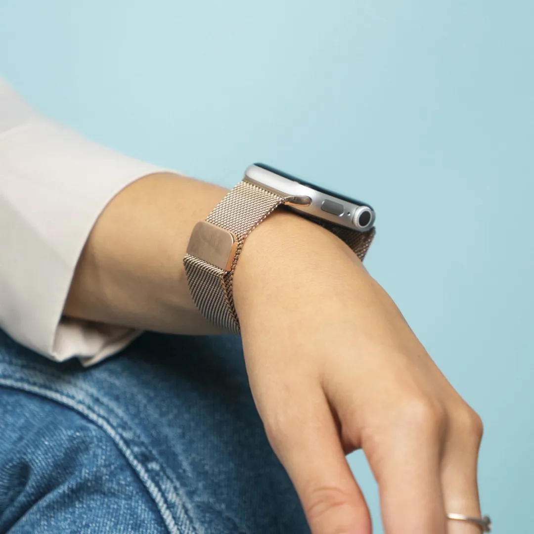 Imoshion Milanees Magnetisch Bandje - Fitbit Sense/Versa - Roségoud - afbeelding 6 van 6