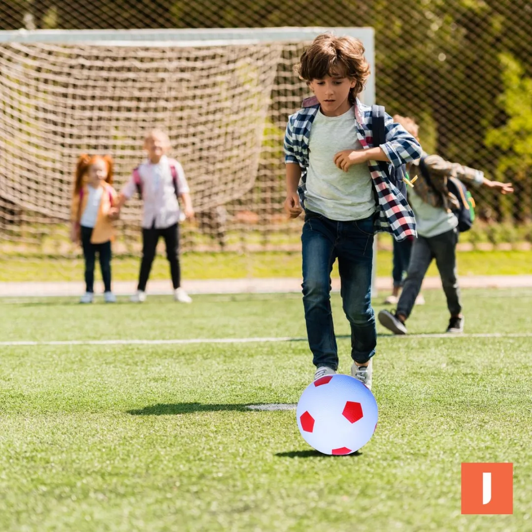 Jobber Toys Voetbal met Pomp - 3 Stuks (Wit/Rood/Blauw/Zwart)
