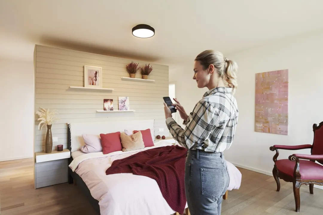 Osram SMART+ WiFi Orbis Backlight LED Wandlamp 350mm - 28W 1400lm RGBW - Zwart - afbeelding 6 van 6