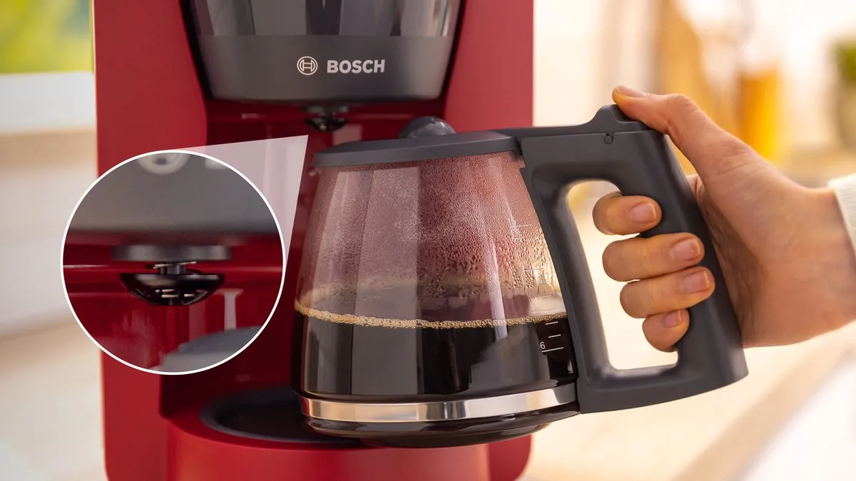 Bosch TKA3M134 MyMoment Koffiezetapparaat - 12 Kopjes - 1,4L - Rood