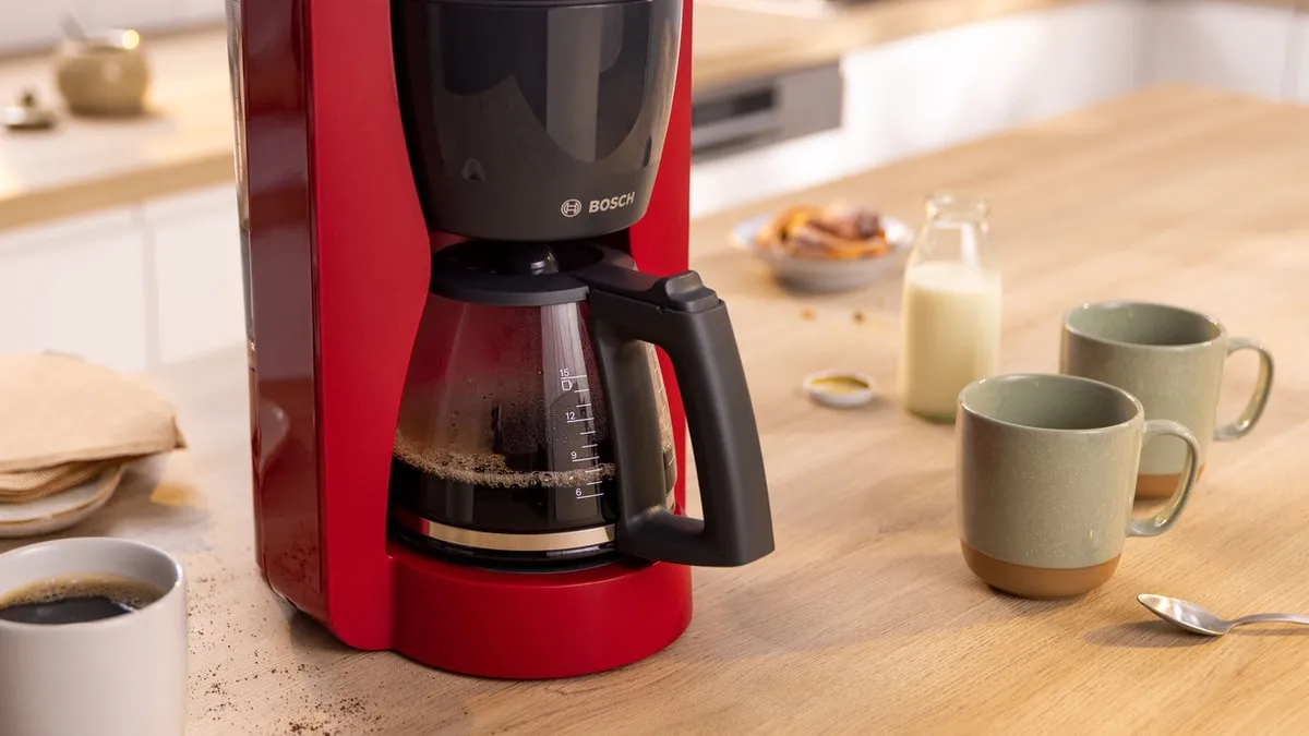 Bosch TKA3M134 MyMoment Koffiezetapparaat - 12 Kopjes - 1,4L - Rood