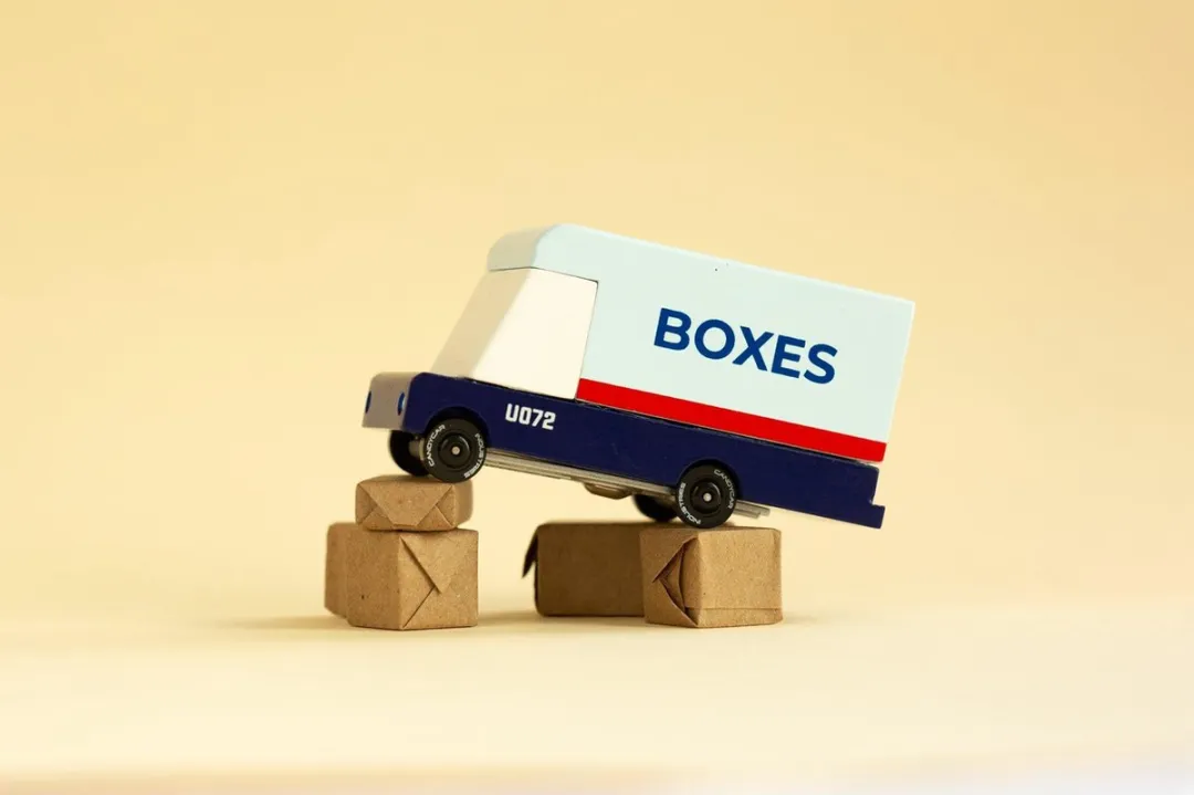 Candylab Toys Mail Van 17410013 - Rood/Wit/Blauw/Lichtgrijs