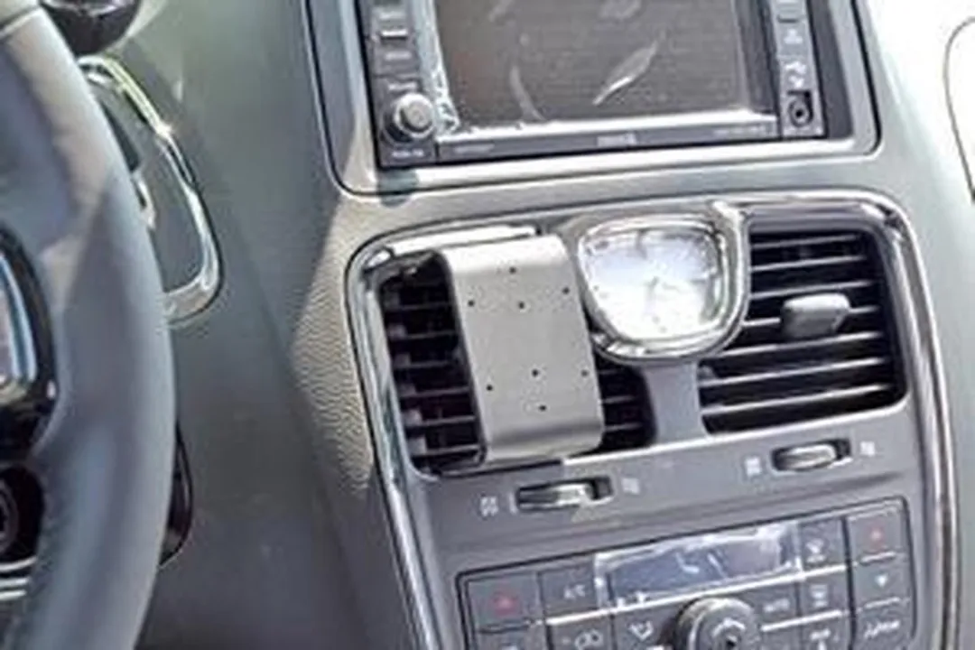 Brodit ProClip 854649 Telefoonhouder - Lancia Voyager 2012-2016 - Zwart