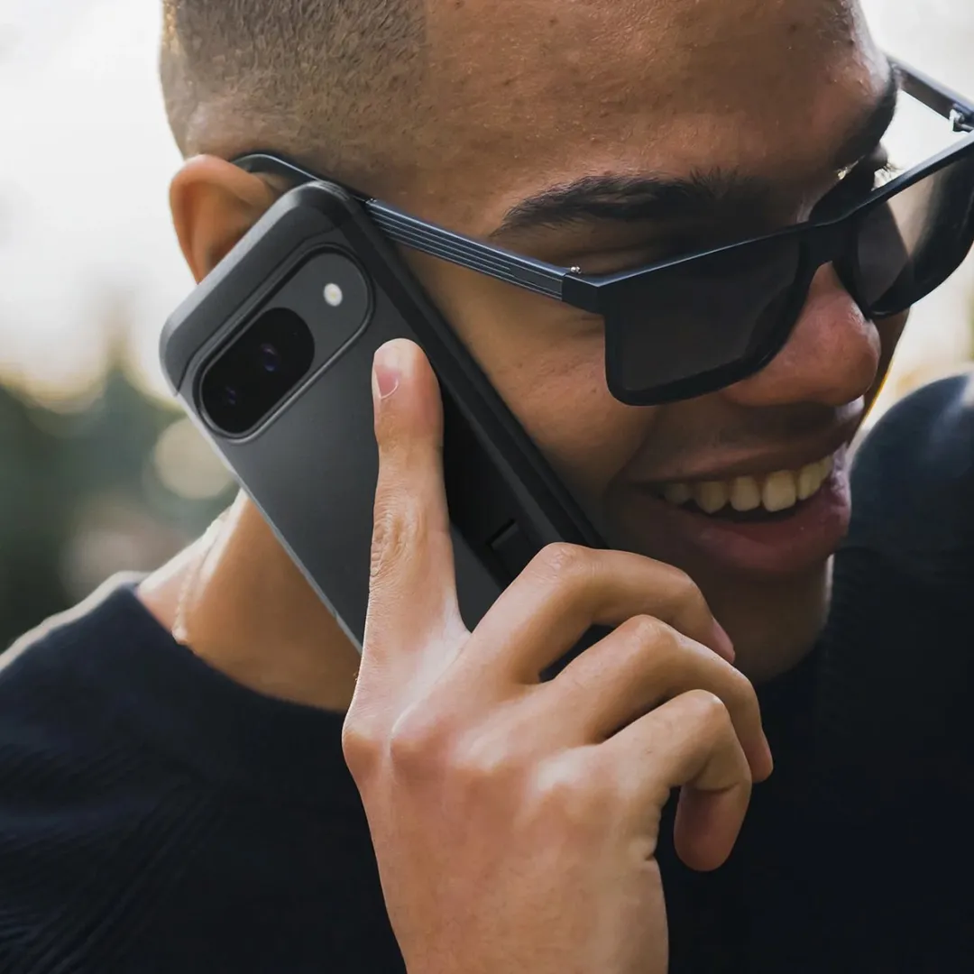 Spigen Tough Armor ACS07726 Hoesje - Zwart