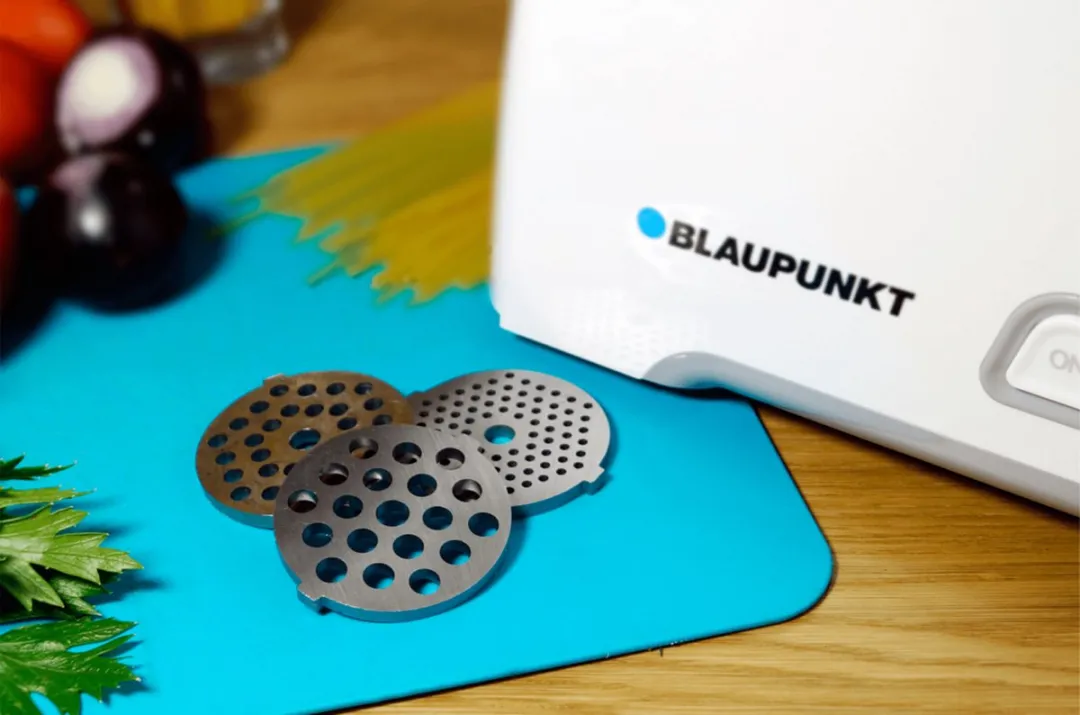 Blaupunkt FMM401 Vleesmolen 1500W - Wit - afbeelding 3 van 4