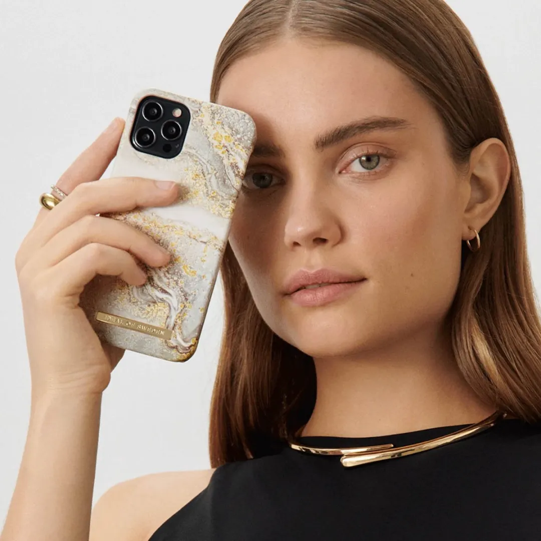 iDeal of Sweden iPhone 13 Pro Max Hoesje Sparkle Greige Marble