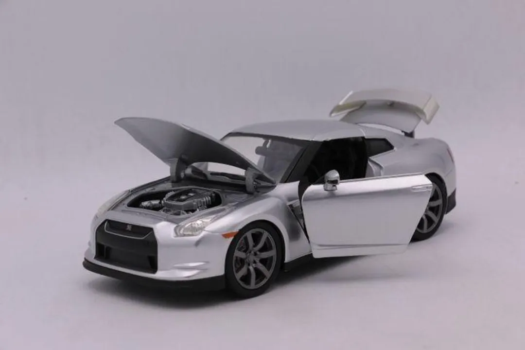 Jada Toys Nissan Skyline R35 GTR The Fast And The Furious 1:24 - Zilver