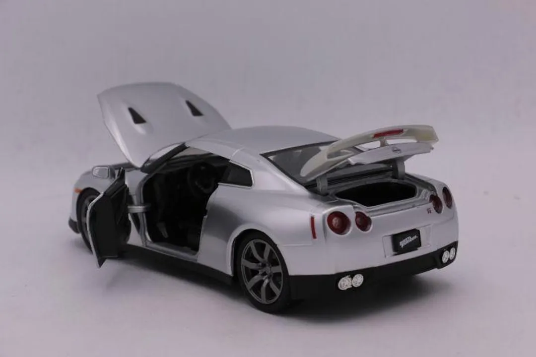 Jada Toys Nissan Skyline R35 GTR The Fast And The Furious 1:24 - Zilver