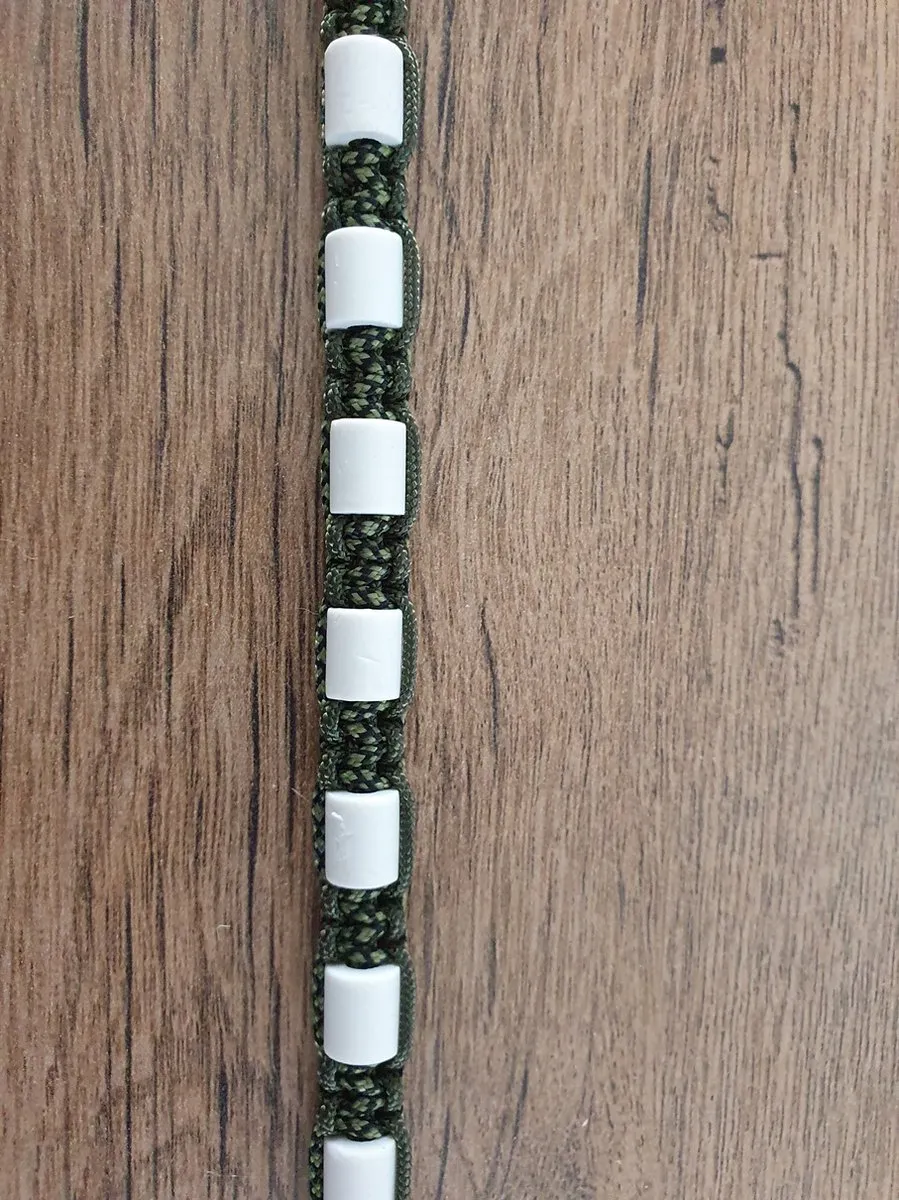 Anti-Tekenband met EM kralen 100% natuurlijk Army maat 30-40