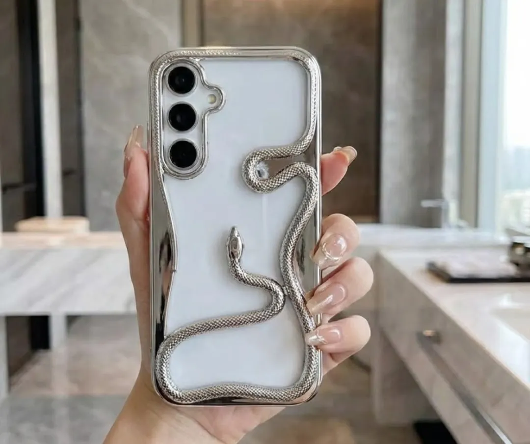 NUVEX Telefoonhoesje Samsung Galaxy A55 - Zilverkleurig 3D Slang Detail