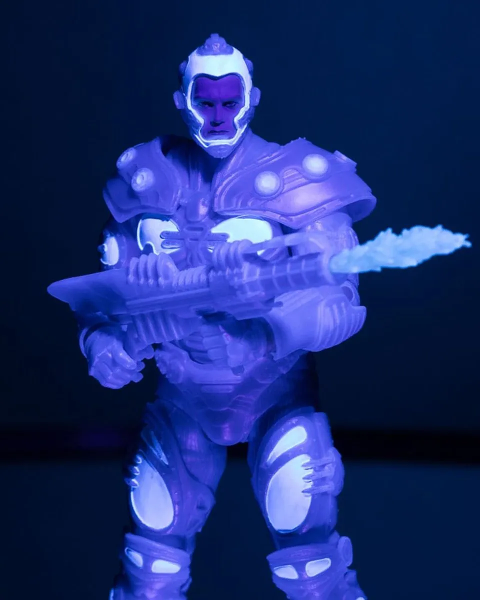 McFarlane Toys Batman & Robin DC Multiverse Mr. Freeze - MCF17653 - 18cm Action Figure - Black Light Edition