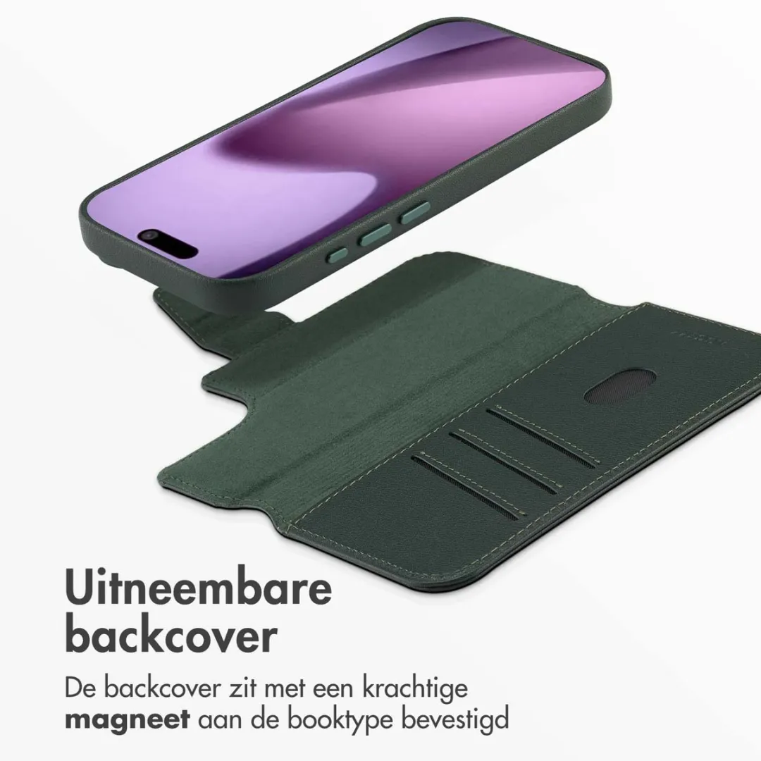 Accezz iPhone 17 Leather Bookcase Hoesje 3 Pasjes - Donkergroen