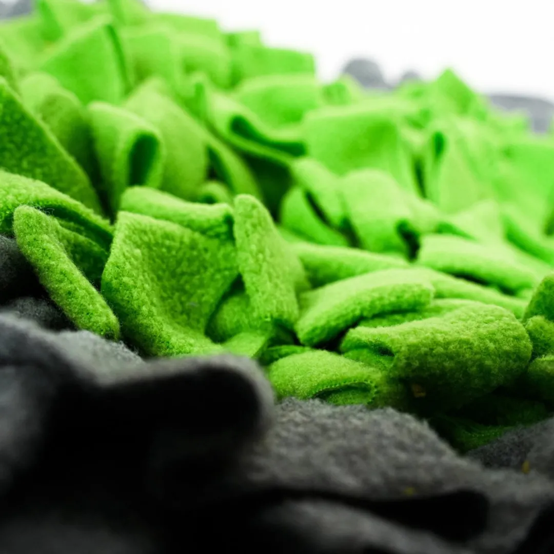 Dog Toy Snuffelmat voor Honden – 49 x 49 cm – Interactief Speeltapijt – Voerpuzzel – 100% Polyester