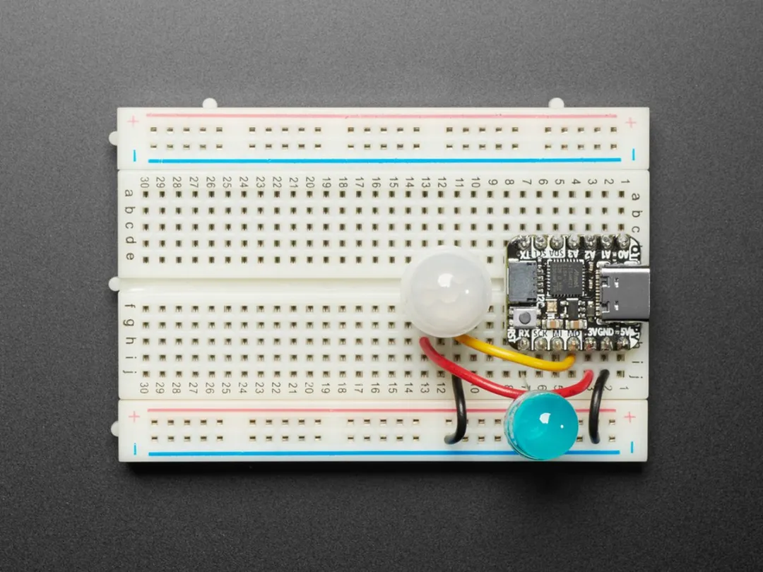Adafruit Mini PIR Bewegingssensor 4871 - Meerkleurig