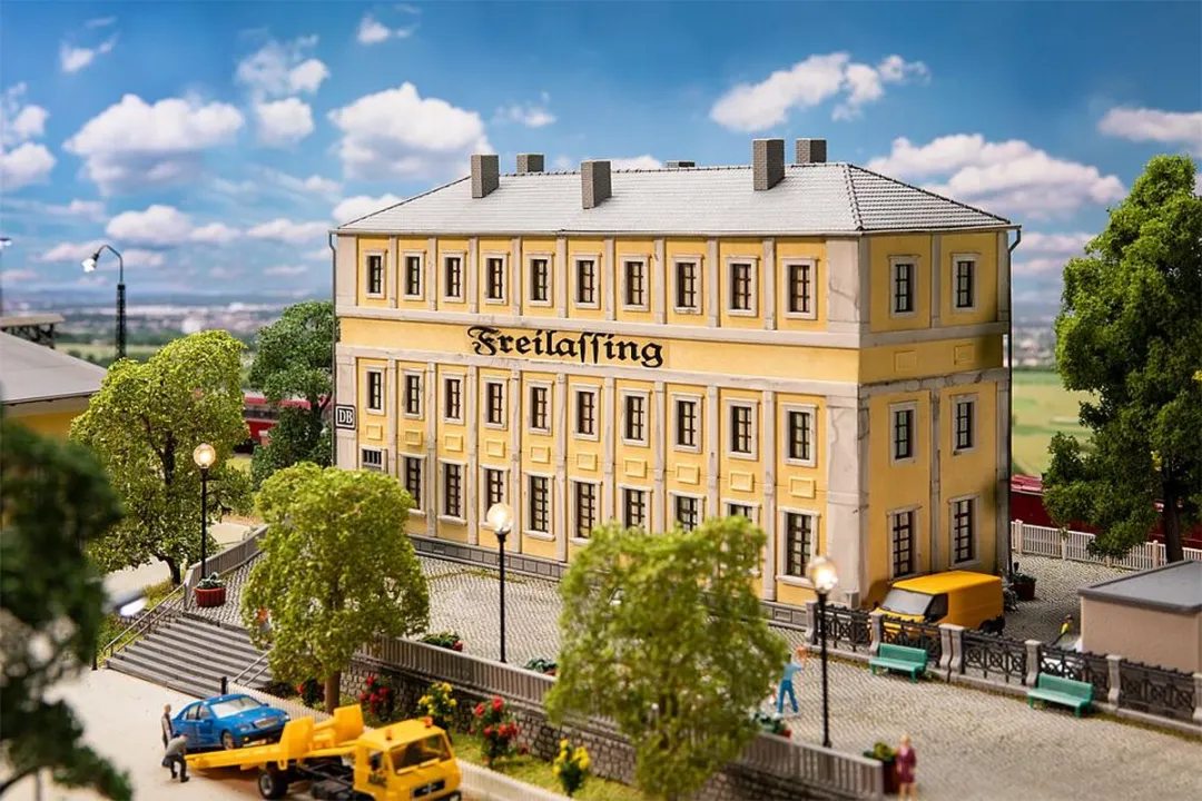 Faller - 1/87 SPOORWEGWP-KANTOOR FREILASSING (4/23) * - modelbouwsets, hobbybouwspeelgoed voor kinderen, modelverf en accessoires