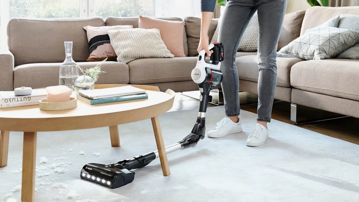 Bosch Unlimited 7 BSS711W Draadloze Steelstofzuiger - Zwart