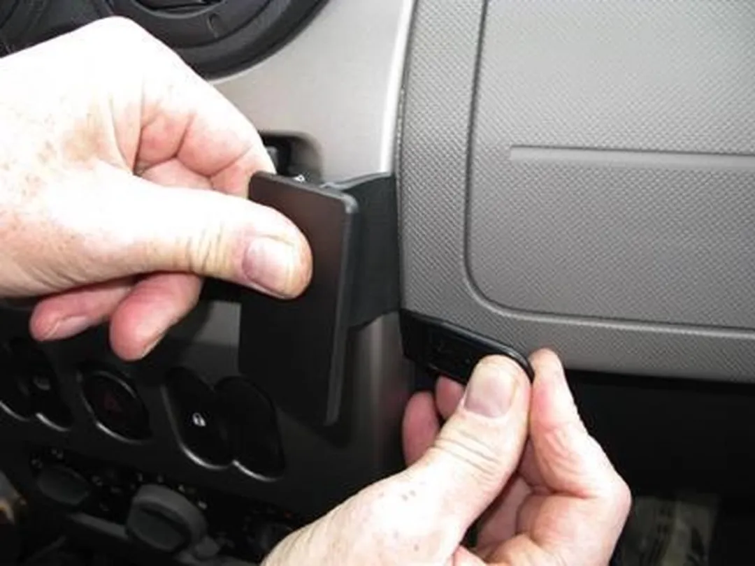 Brodit ProClip 854399 Dacia/Logan/Sandero Houder - Zwart