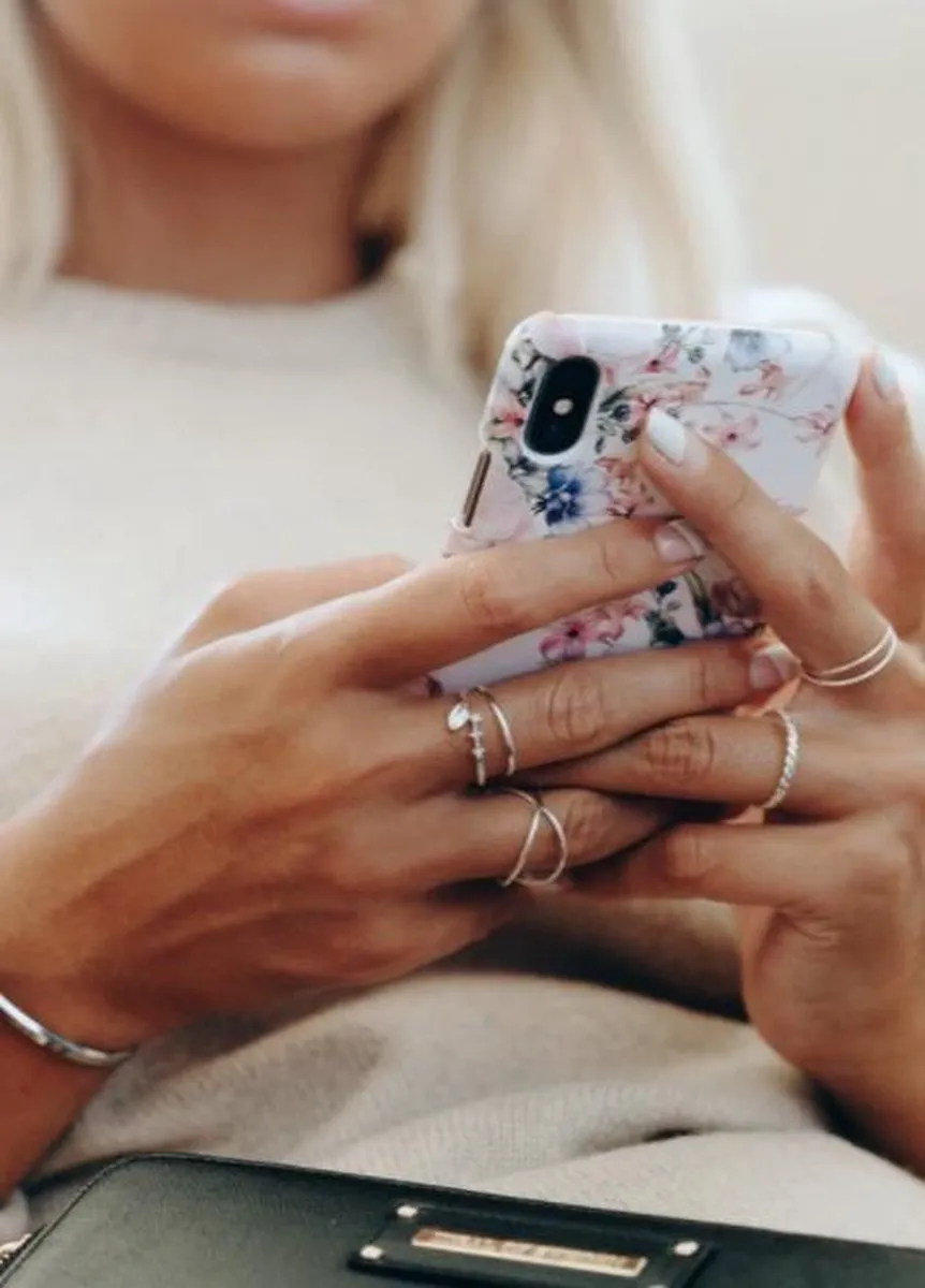 iDeal of Sweden Samsung Galaxy S20 Plus Hoesje Floral Romance - mpn-7340196200017 - Wit/Blauw/Roz - afbeelding 3 van 6