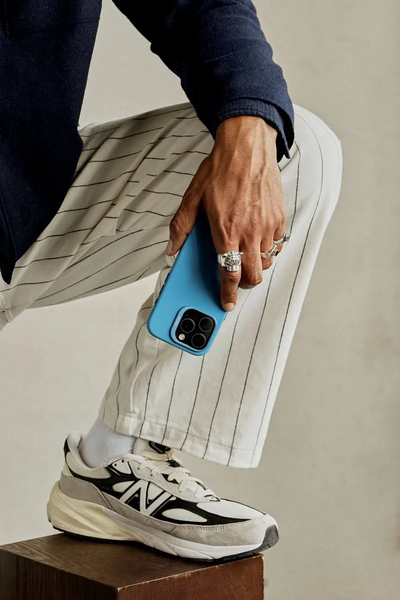 Decoded Siliconen Hoesje iPhone 16 Pro - Air Blauw - MagSafe