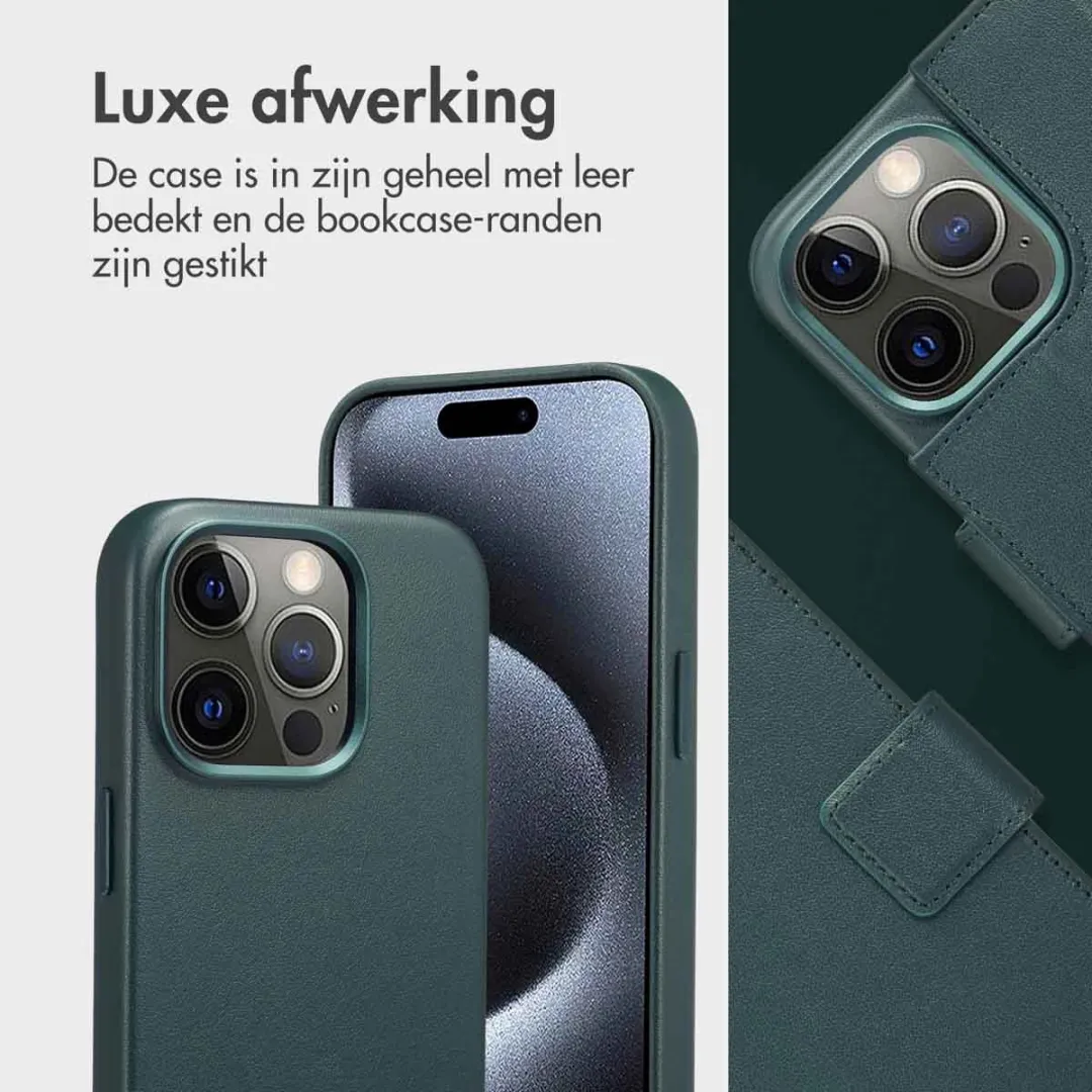 Accezz Hoesje iPhone 15 Pro 3 Pasjes - MagSafe - Donkergroen