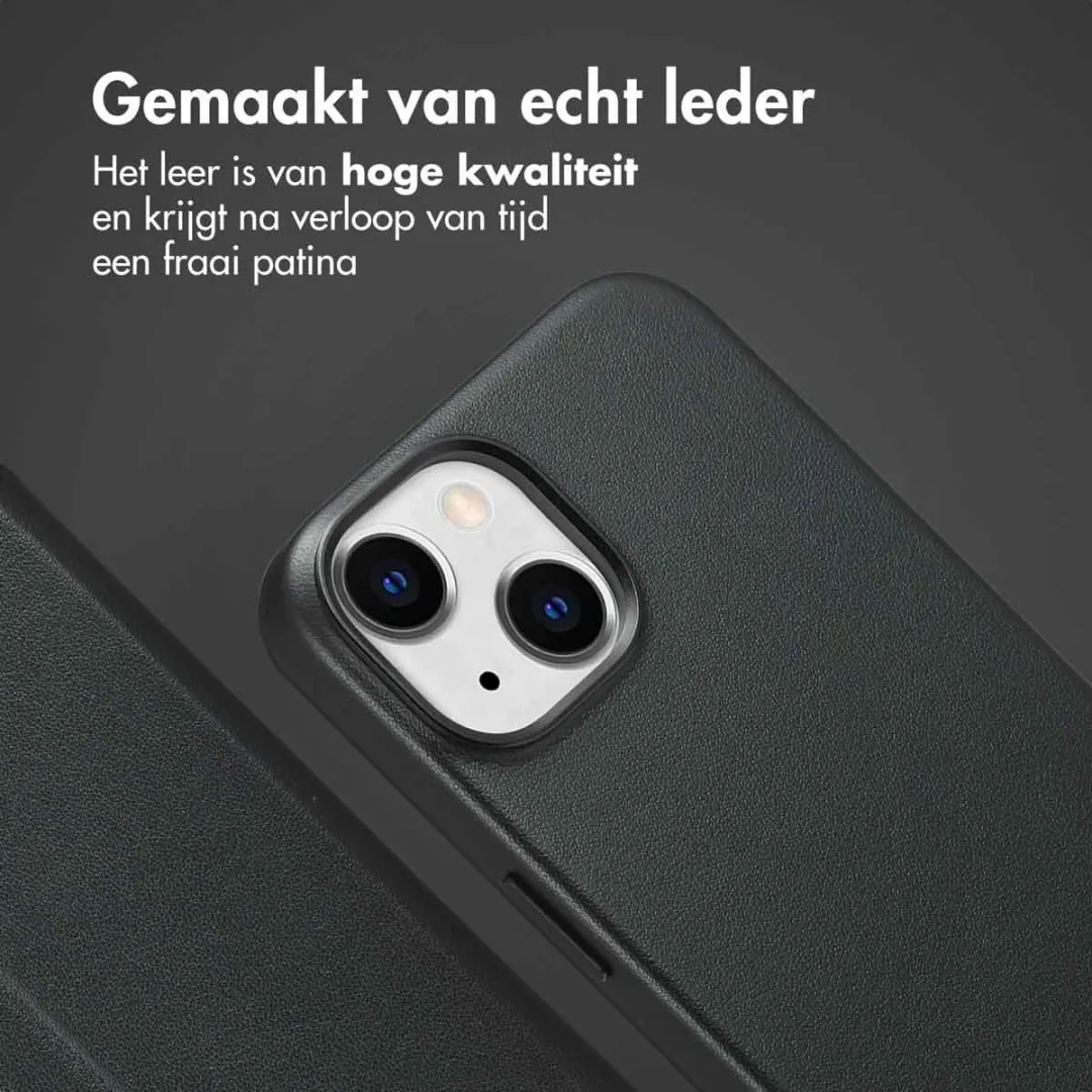 Accezz iPhone 14 Hoesje Leather Bookcase 2-in-1 - 3 Pasjes - Zwart