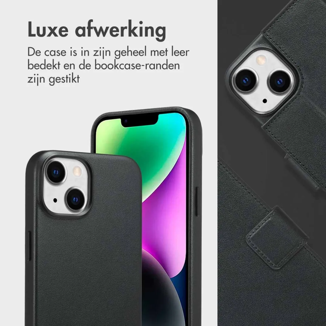Accezz iPhone 14 Hoesje Leather Bookcase 2-in-1 - 3 Pasjes - Zwart