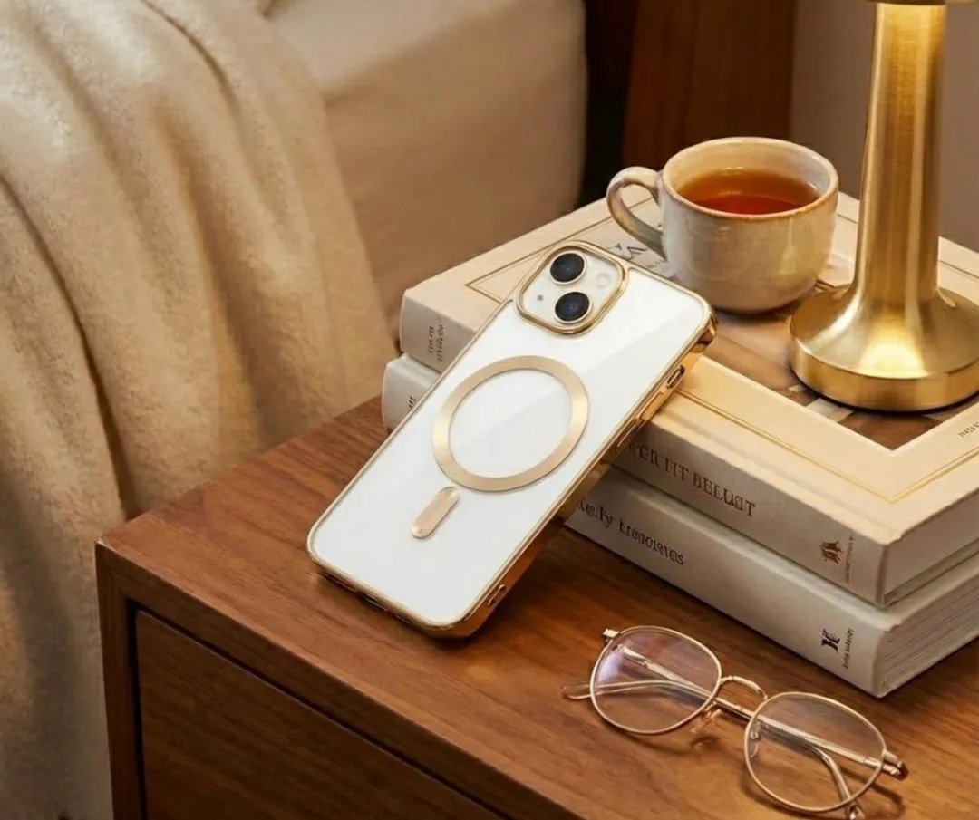 NUVEX iPhone 14 MagSafe Hoesje - Goud