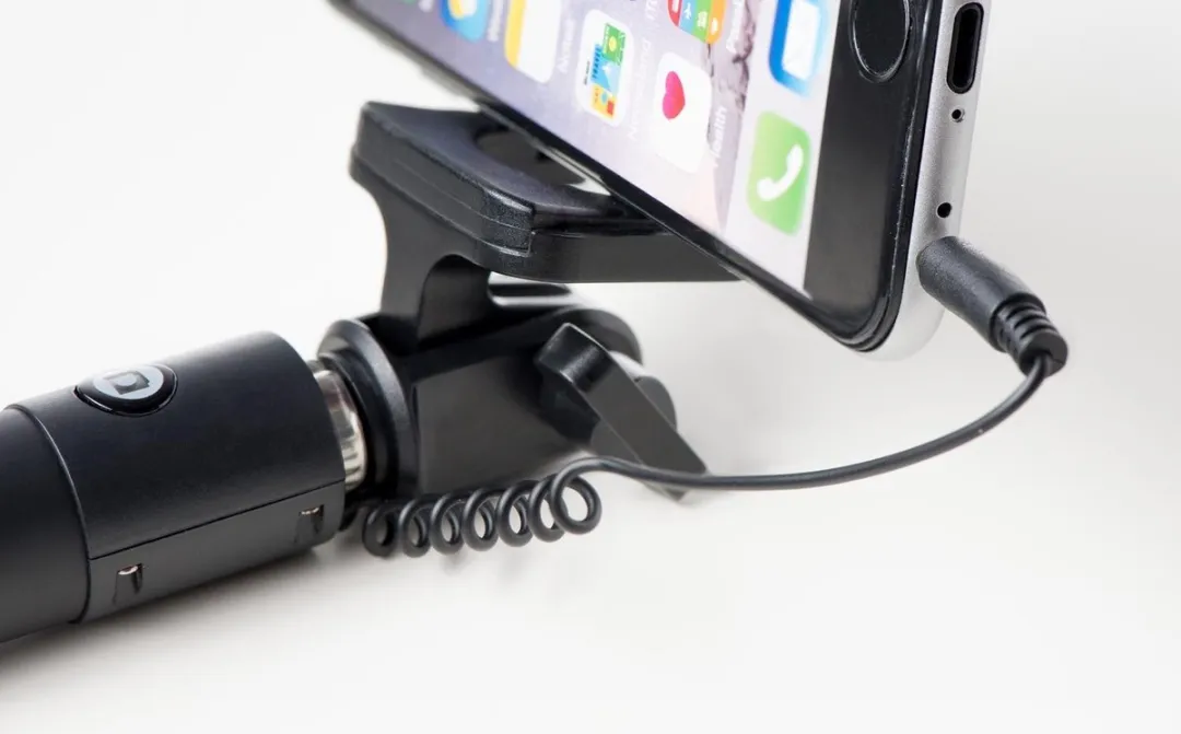 Azuri Selfiestick SS27-UB3.5-ACS 3.5mm - 10 Inch - 1 kg - Zwart