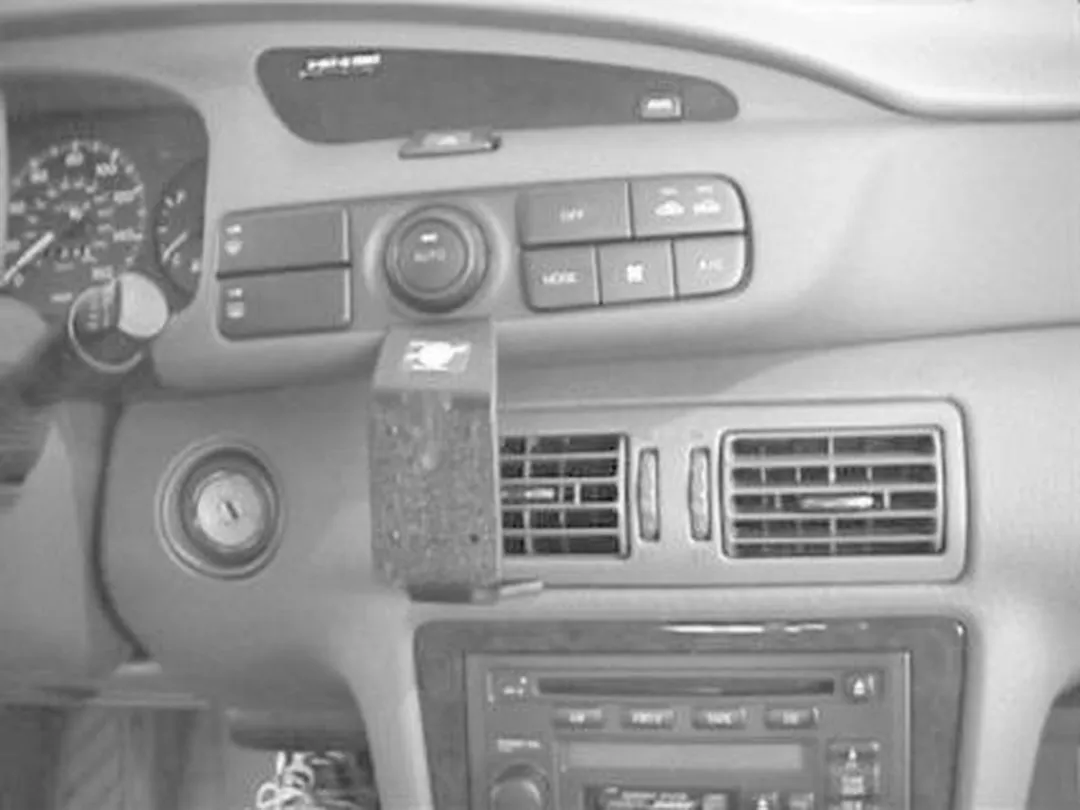 Brodit ProClip Mazda Millenia 1995-2002 Center Mount 852269