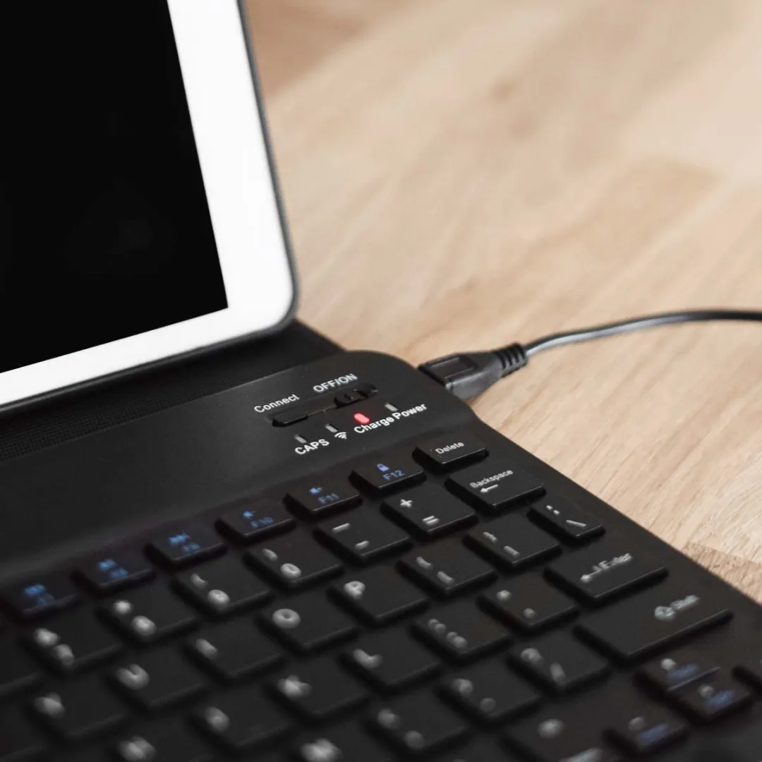 Accezz QWERTY Bluetooth Keyboard Bookcase SH00081301 - Zwart - afbeelding 6 van 6