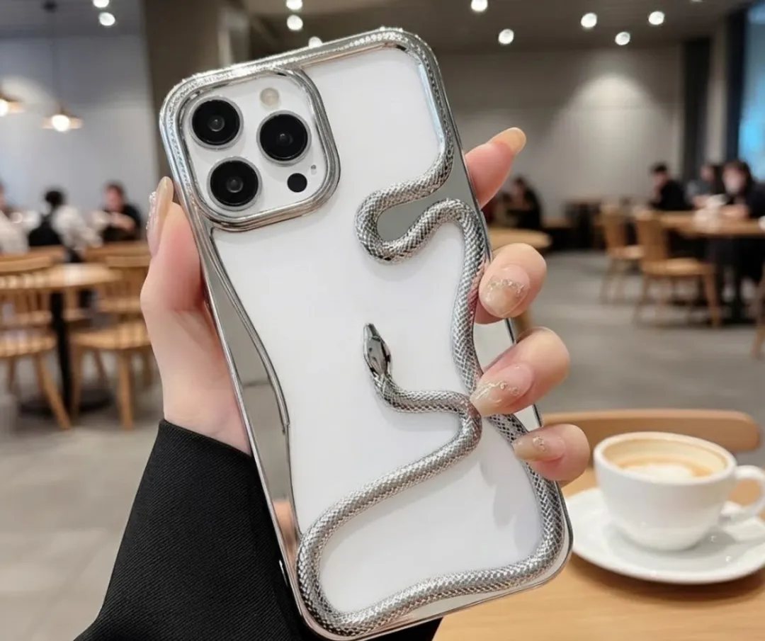 NUVEX iPhone 13 Pro Telefoonhoesje - Zilverkleurig Transparant