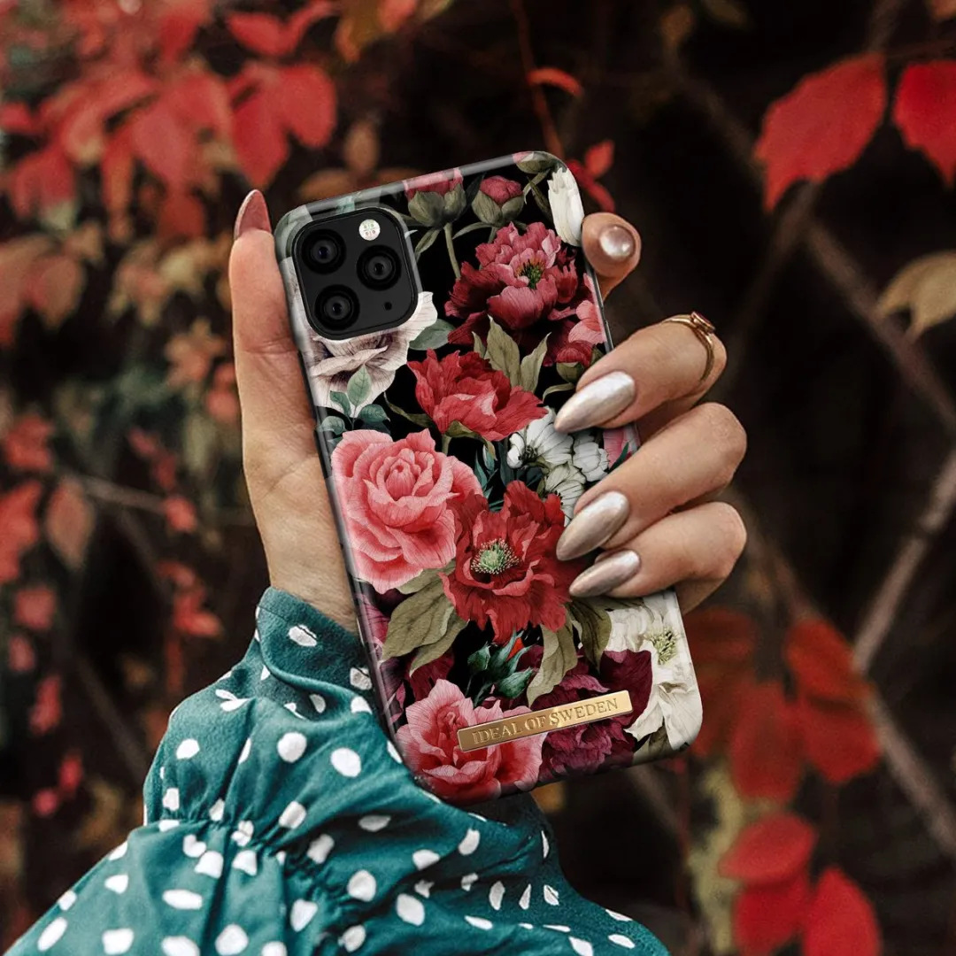 iDeal of Sweden iPhone 11 Pro Max Antique Roses Hoesje - Zwart/Rood/ Groen
