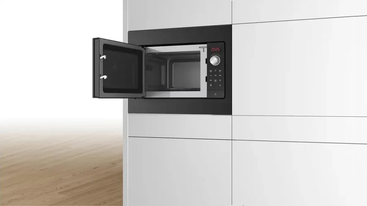 Bosch BFL523MB3 Inbouwmagnetron 800W - Zwart