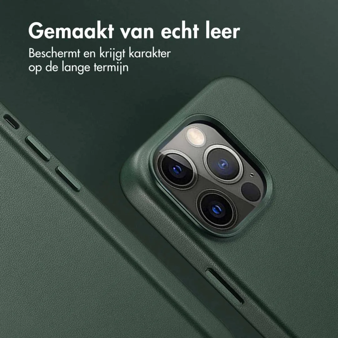 Accezz iPhone 13 Pro Hoesje - MagSafe - Cedar Green - 2 Pasjes