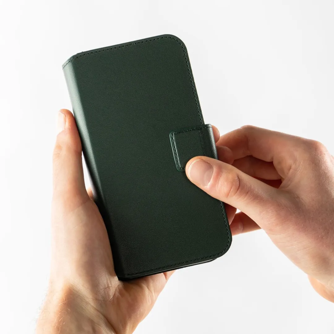 Accezz Hoesje iPhone 16 Pro Max - Leather Bookcase 2-in-1 - Cedar Green