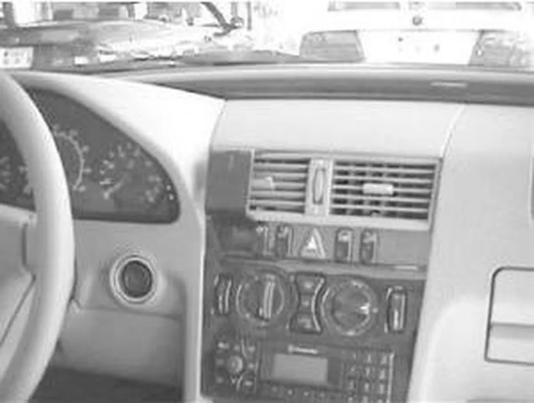 Brodit ProClip Mercedes C-Class 852025 Center Mount