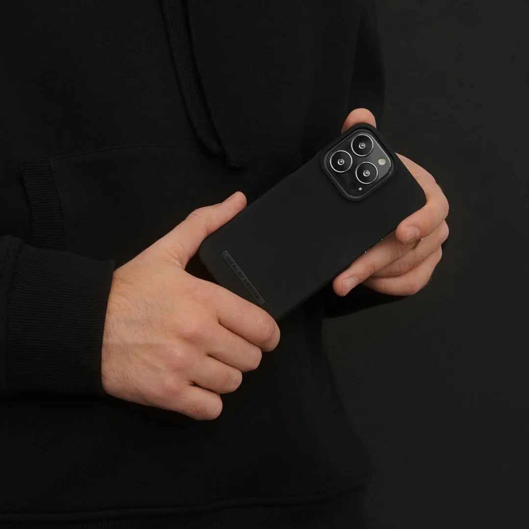 iDeal of Sweden iPhone 13 Hoesje - Zwart - IDFCSS22-I2161-407