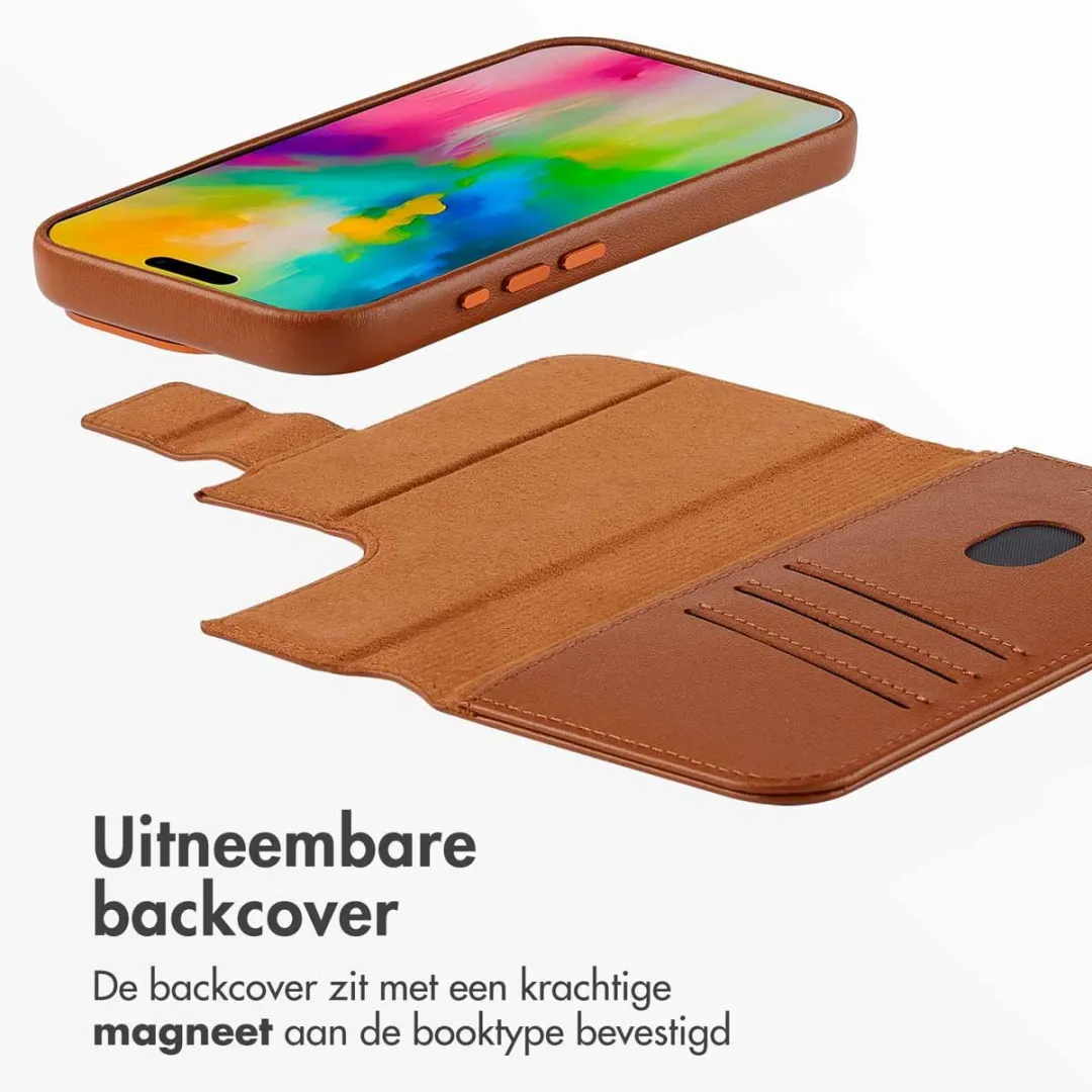 Accezz Hoesje iPhone 16 Pro Max - Leather Bookcase 2-in-1 - 3 Pasjes - Bruin