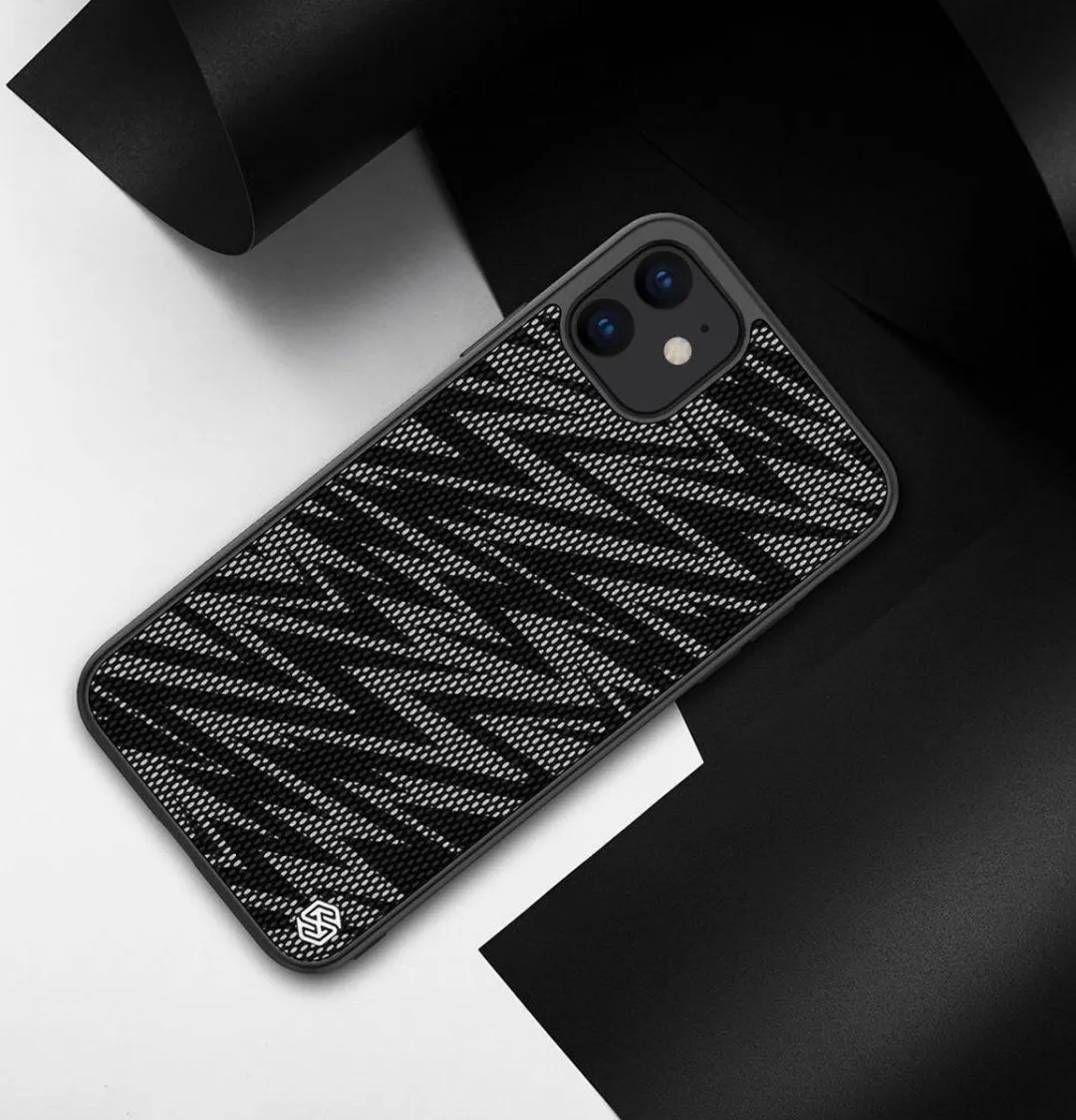 Nillkin Dazzling Hybride iPhone 11 Hoesje - Zwart/Grijs - afbeelding 3 van 6