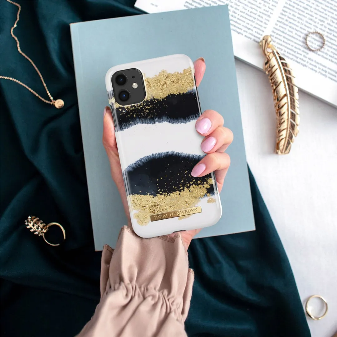 iDeal of Sweden iPhone 11 Hoesje - Gleaming Licorice - mpn-7340168738623