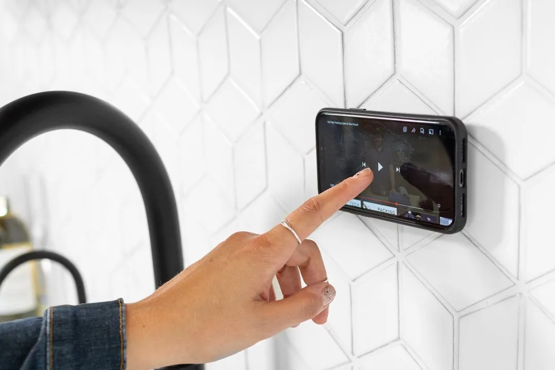 Peak Design Mobile Wall Mount Bone - Universeel 6.7"