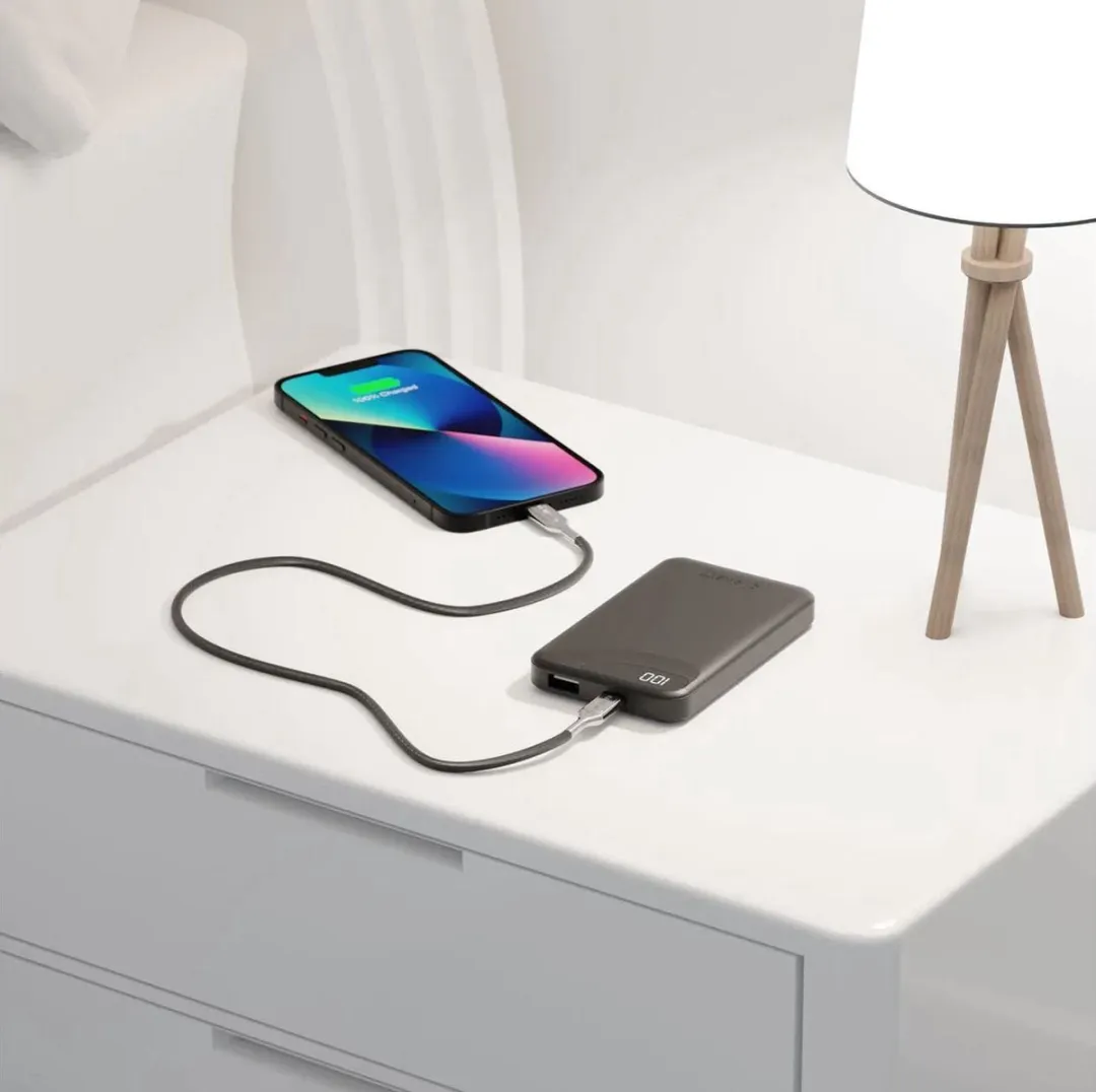 Cygnett Boost 3 CY4341PBCHE Powerbank 10.000mAh - 3x Opladen - 15W - Zwart