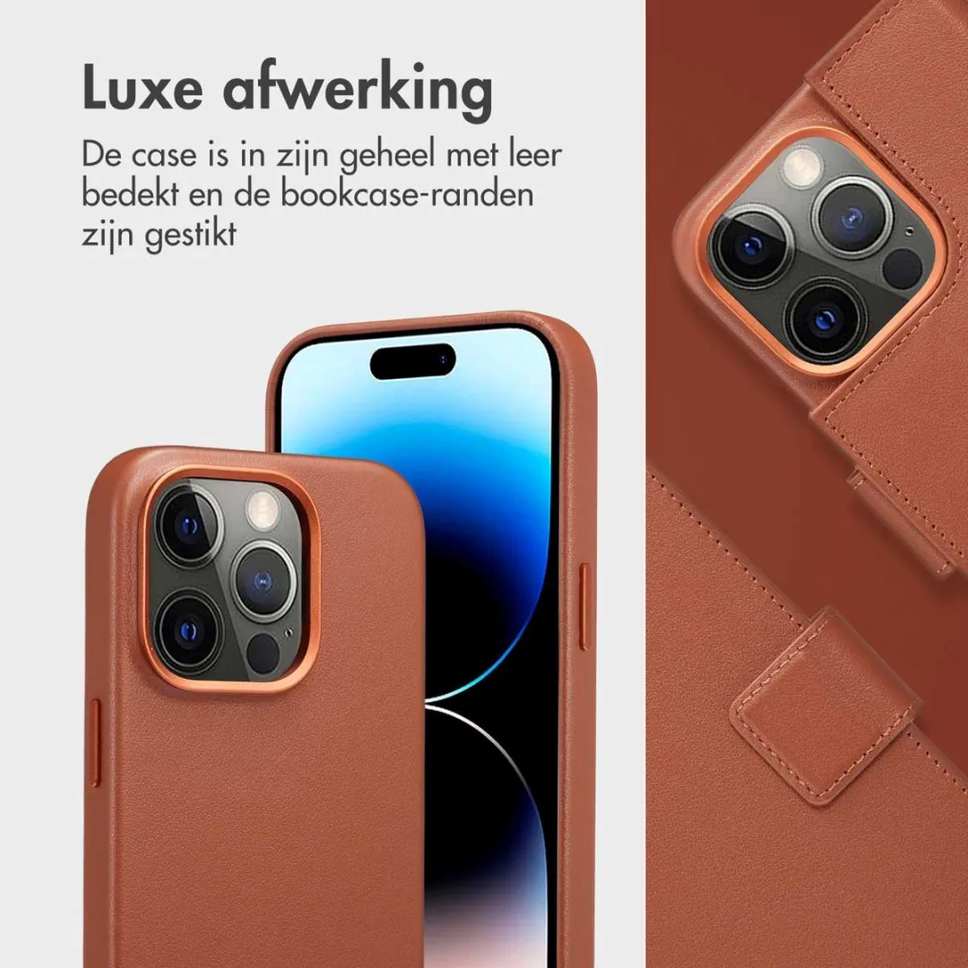 Accezz iPhone 14 Pro Hoesje 2-in-1 Leather Bookcase - 3 Pasjes - Bruin