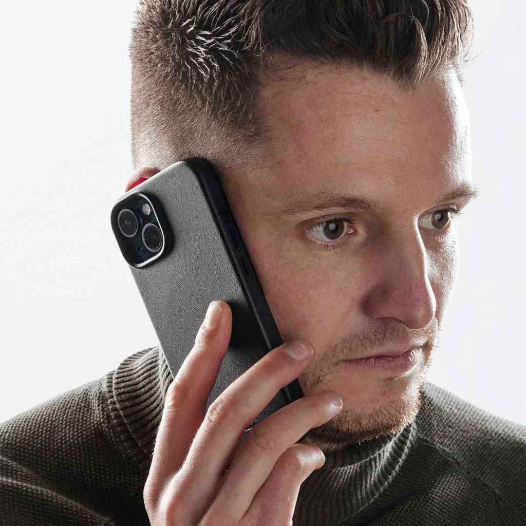 Accezz Hoesje iPhone 14 Pro Max - MagSafe Leather Black - 2 Pasjes