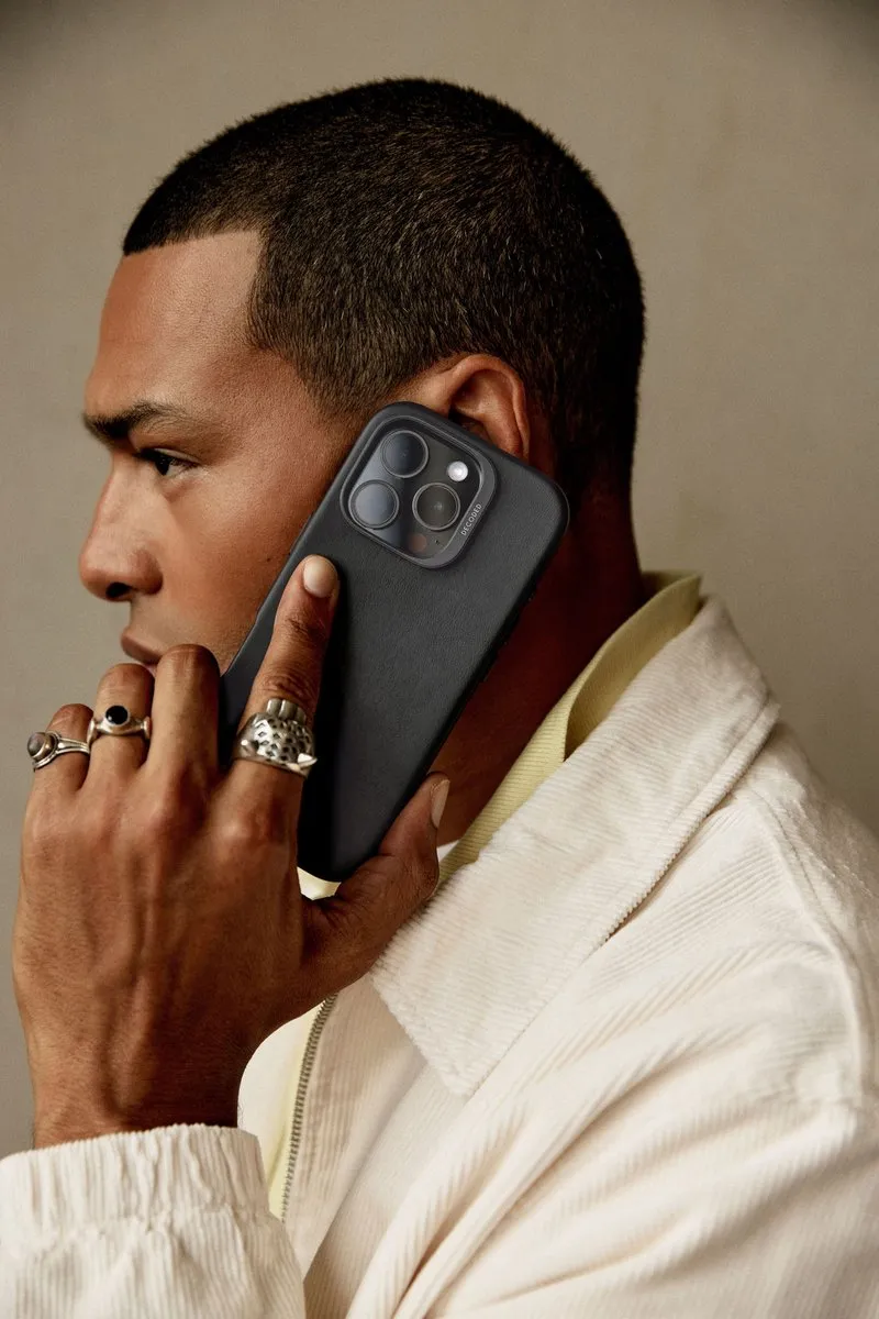 Decoded Siliconen Hoesje iPhone 16 Pro - Phantom Zwart