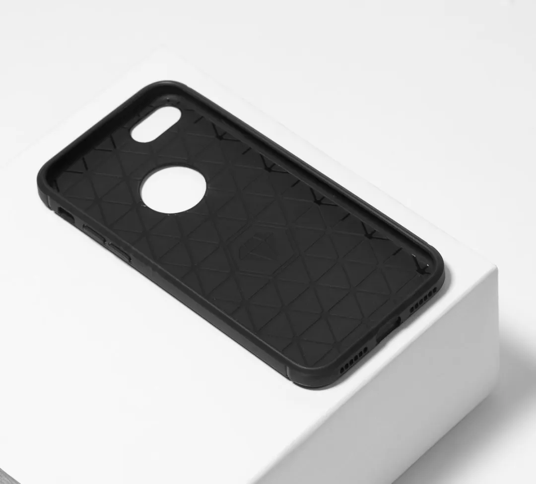 BMAX Carbon Soft Case iPhone 7/8 - Zwart