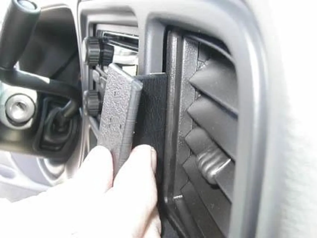 Brodit ProClip 853233 Chevrolet Center Mount - Zwart - afbeelding 2 van 5