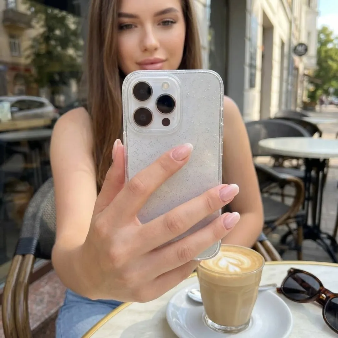 NUVEX Glitter Hoesje iPhone 16 - Transparant