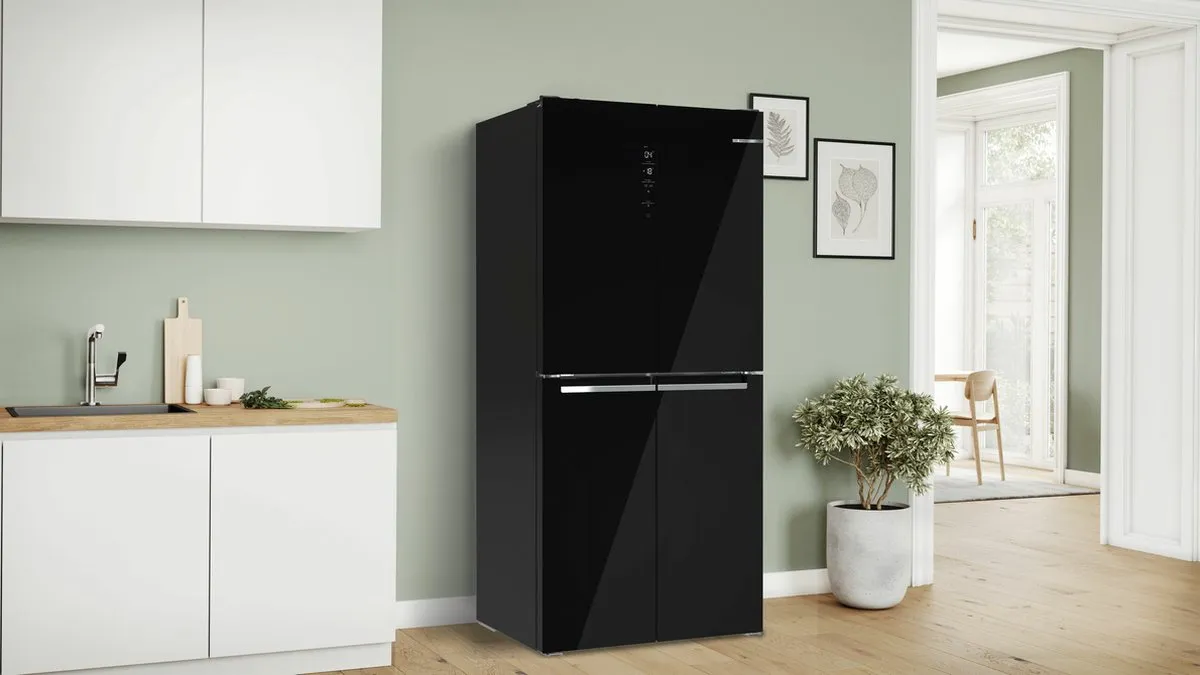 Bosch Serie 4 KMC85LBEA Vrijstaande Koelkast - 547L - 8 Vriesvakken - Zwart